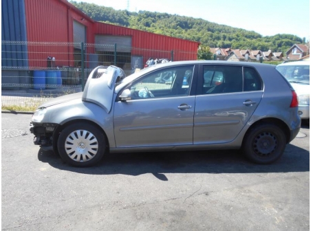 Vehicule-VOLKSWAGEN-GOLF-V-1-9-2006-0c4e71b943583cb29bae0fca8cd7be05eb27fe61f89c6e9a83ae4ad7cef8ae0e.JPG