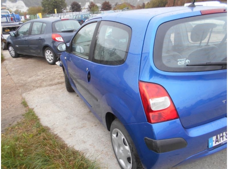 Vehicule-RENAULT-TWINGO-II-PHASE-1-1-5-2009-6d64a7d091ebed2b002d41fb2baa93df6370ec80e24f79593398cc4a7e0e70f4.JPG