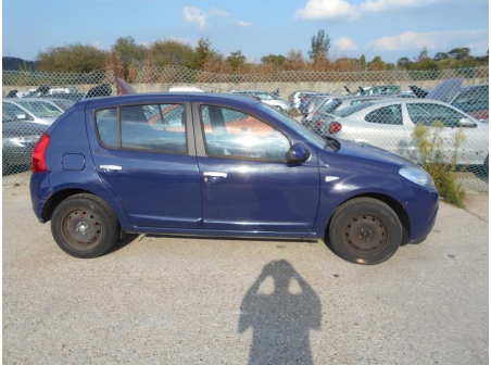 Vehicule-DACIA-SANDERO-.-1-4-2009-085365e00dd9b5715a36d337b26150f0ff39e9776bc6a4f9448165739589e64c.JPG