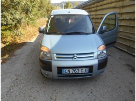 Vehicule-CITROEN-BERLINGO-PH.2-2-2004-4d372185e39bf2bd7deb4e6767dcb6e709fafc2898a0cb37e577c3e00bfc74f2.JPG