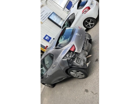 Vehicule-RENAULT-CLIO-4-PHASE-1-2015-8944d42af490513bae766bd8b86af6ab94ea52715bf1876affbbfe37d26e0e15_mtn.jpg