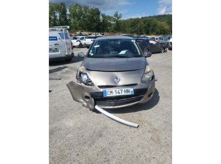 Vehicule-RENAULT-CLIO%203%20PHASE%202-2012-e0d073653e3fe8615f76133423f2bcbf5cfea414cebe9372a249f2020370a07a_o.jpg