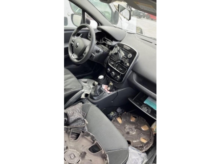 Vehicule-RENAULT-CLIO-4-PHASE-2-2019-8a23e94b47fbbf54bc40505ae225cab1151e0a9d771430ef9919fc183f2a783d_mtn.jpg