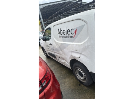 Vehicule-PEUGEOT-PARTNER%203-2019-c9eef5e3d56fc2255c8b8160fb148905b4bd8025bbaeb062261c7a2491b2e80c_o.jpg