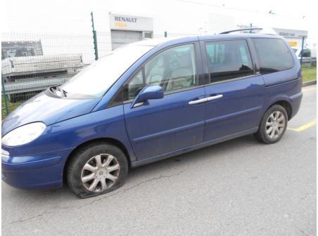 Vehicule-PEUGEOT-807-PHASE-1-2-2-2004-2bc2e849aa89412f6e5aefc5a35efe1349a8131328255895c1c15d6a301d045e.JPG