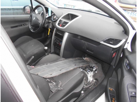 Vehicule-PEUGEOT-207-PHASE-1-1-4-2008-f08073b5a61ba020dbffda6be4a0dc6712d55487fa37c1e16285057dc33009db.JPG