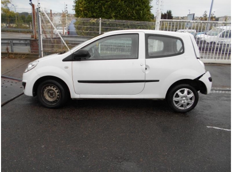 Vehicule-RENAULT-TWINGO-II-PHASE-1-1-5-2009-67edbd8c6dffb07a6845f9bac2e7725b383da5ff10a1f19538ce9e32cdde2dc0.JPG