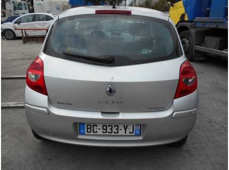 Vehicule-RENAULT-CLIO-III-PHASE-1-1-5-2006-c4a3821d0b9f457c2da5d9c9246e5d7b7c2956ed0b09c0cd54adcdea33d9c1e1.JPG