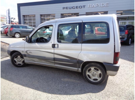 Vehicule-PEUGEOT-PARTNER-1-9-2001-2a394528d3d37145fa9ac5e8a30d5b6eecaf8843a83bb4d90083dfc1fd1bc52e.JPG