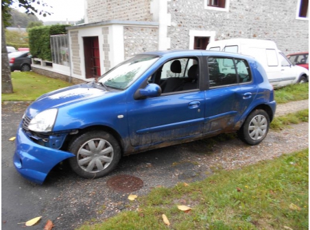 Vehicule-RENAULT-CLIO-II-PHASE-4-Campus-Evolution-Dynamique-1-5-2009-216f1d39379775f5fdefa546af39539e8c95a42f25caceeb5944c4999ffe04ce.JPG