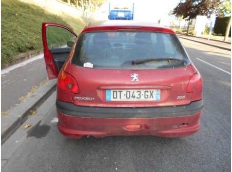 Vehicule-PEUGEOT-206-1-1-2004-7347f778d19dda935ae84c01ea7ccab8cd949bb0e424d777471593401e660caf.JPG