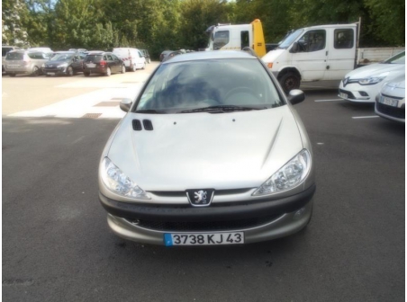 Vehicule-PEUGEOT-206-SW-2-2003-dab970af888c1f4d5a172f3e707c45a643c613129d6604e5c8fcabce675c43d0.JPG