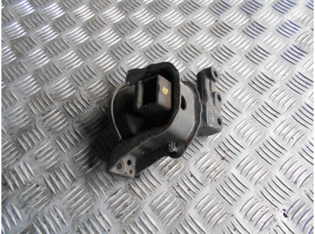 Piece-Support-moteur-droit--d1c206a2b2fb655e59c5af2289c637cb7774cafb01145a5958ca434cb403a9e9.JPG