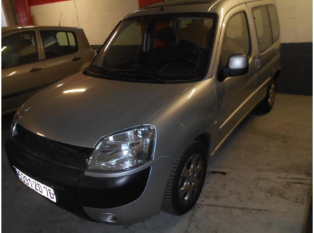 Vehicule-PEUGEOT-PARTNER-PH.2-1-6-2007-1b853ee3685eba71575cddad906770f4d09b7842b96c7b194e869726f17538b3.JPG