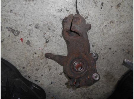 Piece-Moyeu-avant-gauche-PEUGEOT-207-Diesel-e8bde197f2f5ae1b885b26e8b963b0203fc0f0d6413d9dc97ff33b8235c9c813.JPG