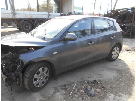 Vehicule-HYUNDAI-i30-1-6-2008-781cfe19f08ddb9bd435cc66f00e754eca880cbee087a90bbcb84d1edda9ee78.JPG